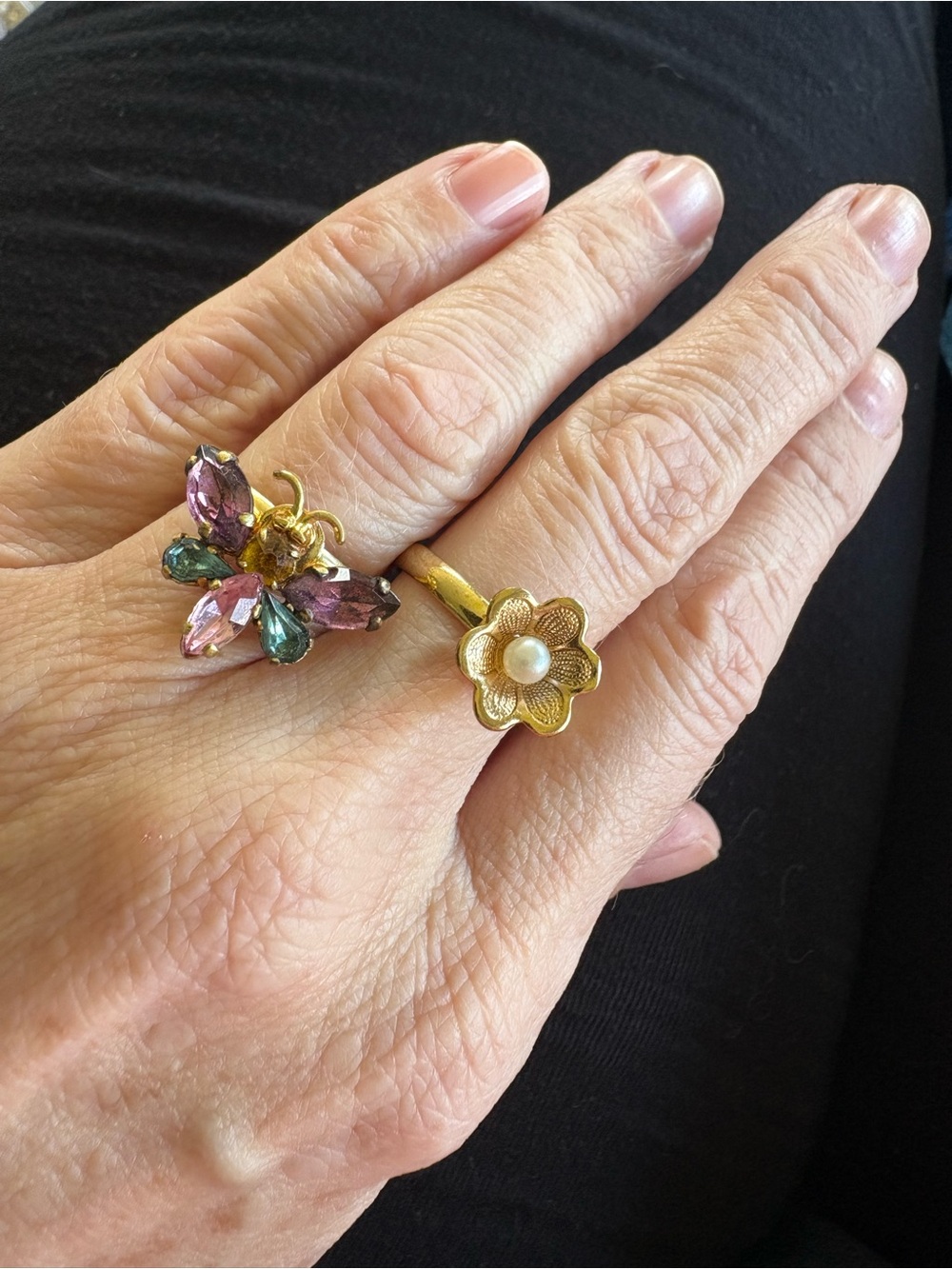 Set of 2 rings made from vintage clip earrings. Size adjustable.